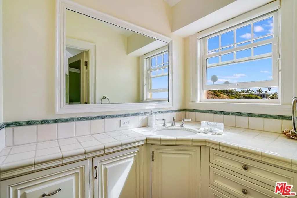 6277 Sea Star Drive, Malibu, California 90265 home-pic-38